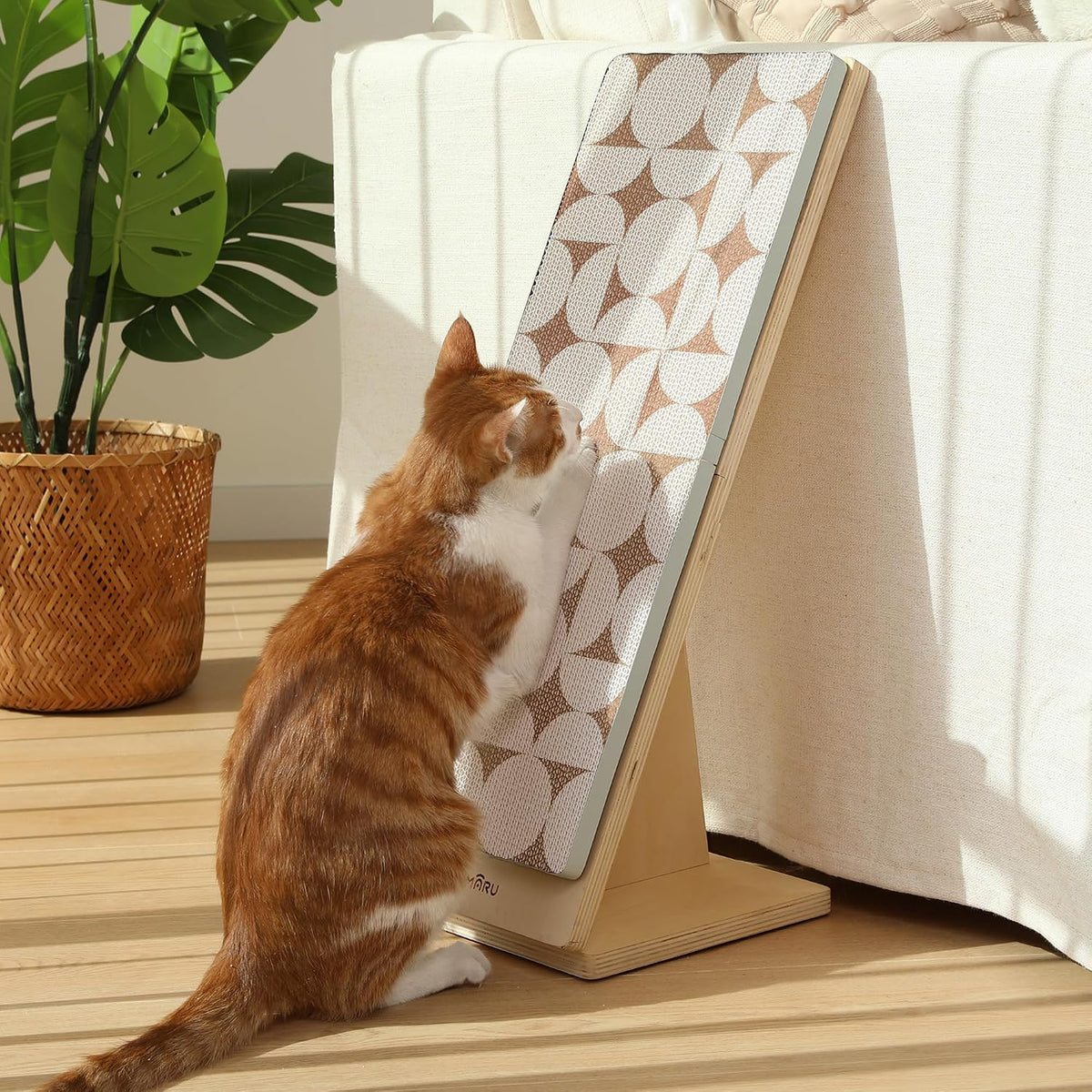 FUKUMARU Cat Scratcher Ramp for Indoor Cats, Vertical Cardboard Scratcher