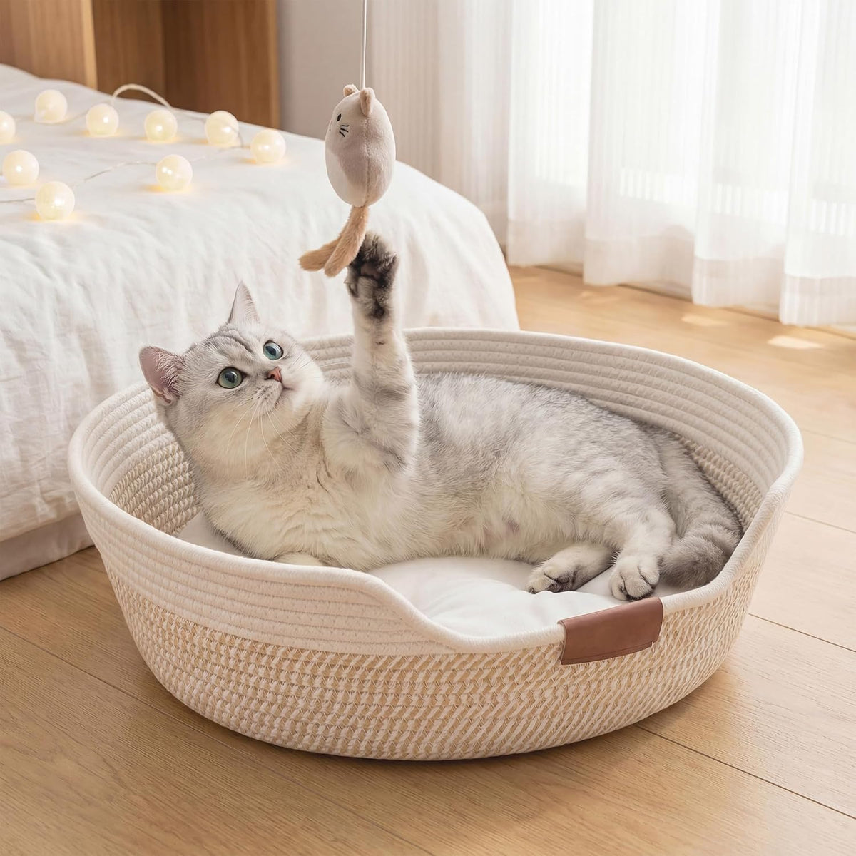 YOUDENOVA Stimulicat Handwoven Cat Basket Bed with Cushion