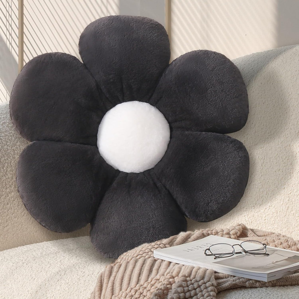 KUCCO Flower Pillow, Black Daisy Pillow, 17.7 Inch Decorative Throw Pillows