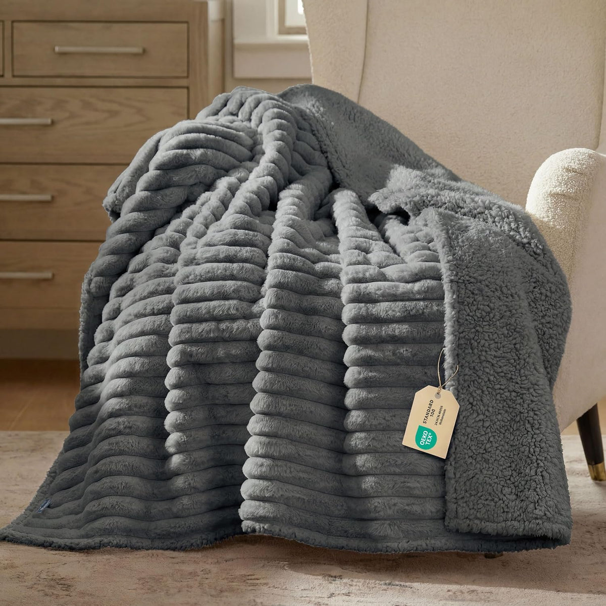Bedsure Comfyfleece® Waterproof Dog Blankets for Large Dogs,50X60