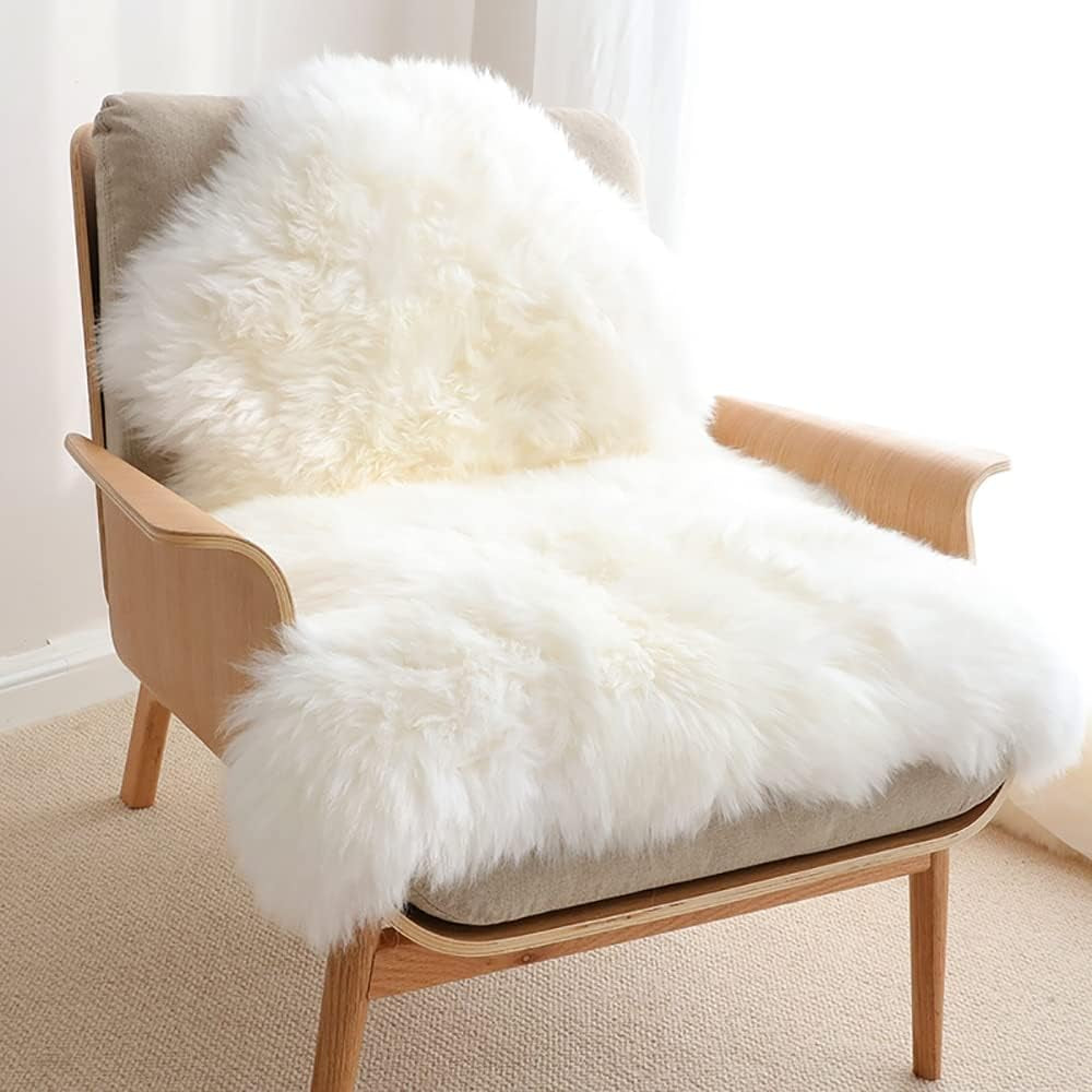HUAHOO Premium Genuine Sheepskin Rug Real Australia Sheepskin Natural Luxury Fluffy Lambskin Fur Area Rug Seat Covers for Kids Bedroom Sofa Chair Cover Pets Dogs Mat Single Pelt/2'X 3' White/Ivory