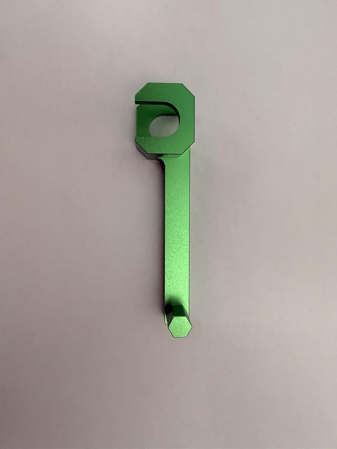 Car Headrest Archery Bow Holder - Green Metal Universal Vehicle Mount Hook, Hard Hat Holder for Truck，Compact Backseat Hunting Gear Organizer (Green)