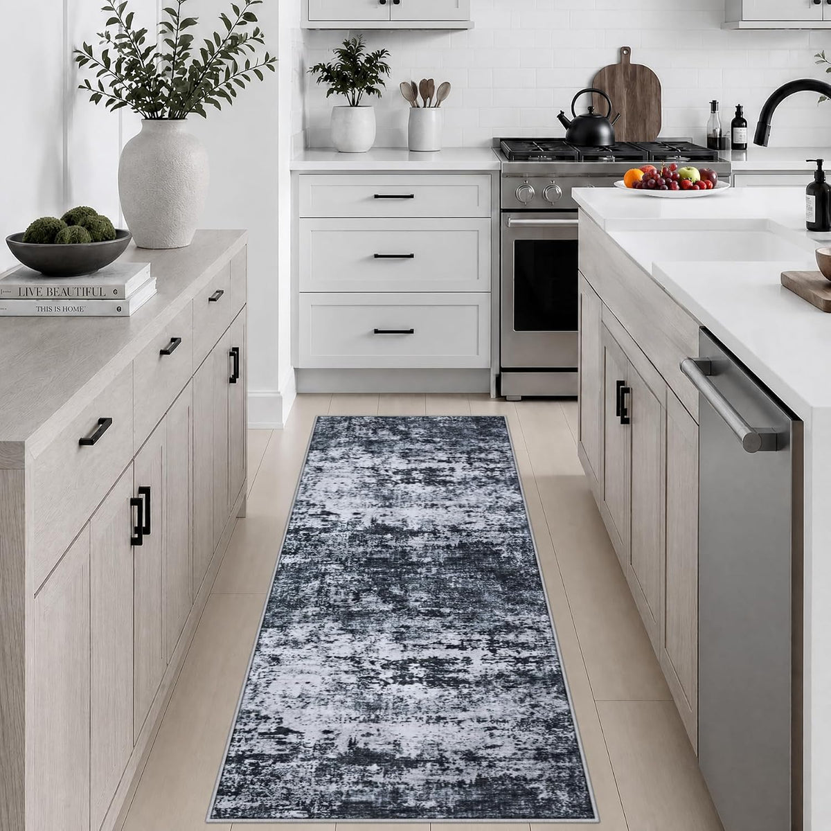 2X5 Washable Runner Rug：Modern Abstract Kitchen Carpet Black