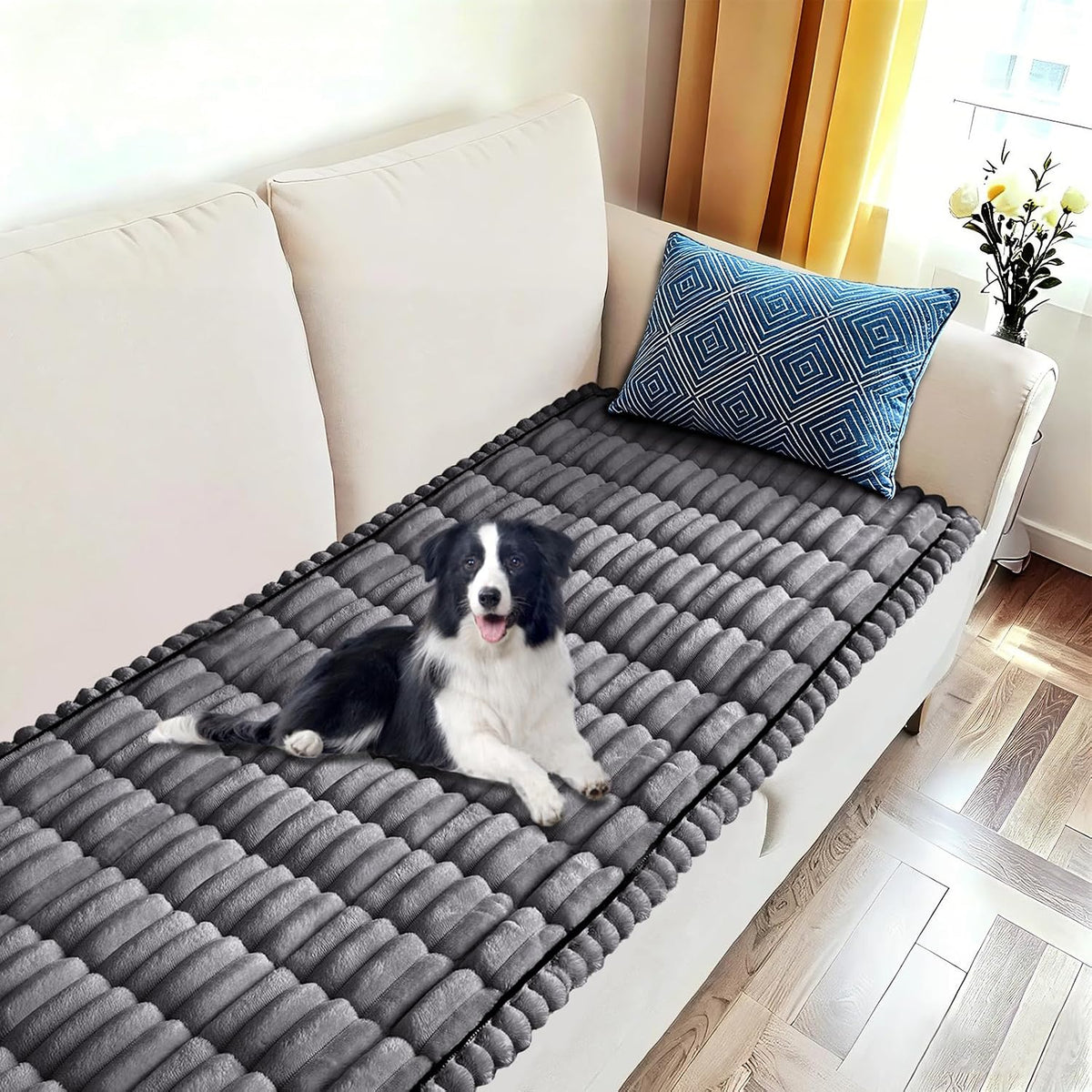 U-NICE HOME Non-Slip Couch Cover for Dogs Fuzzy Sofa Protector 27.6''X70''