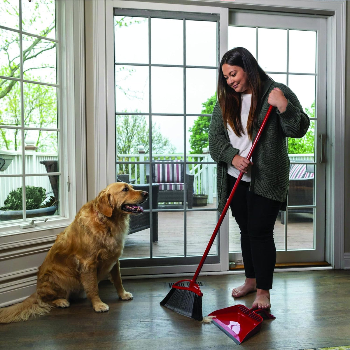 O-Cedar Pet Pro Broom with Step-On Dustpan | Removes over 99% of Dust & Dirt in One Sweep | Removes 3X More Pet Hair | Quiet Cleaning Tool for Cat and Dog Owners