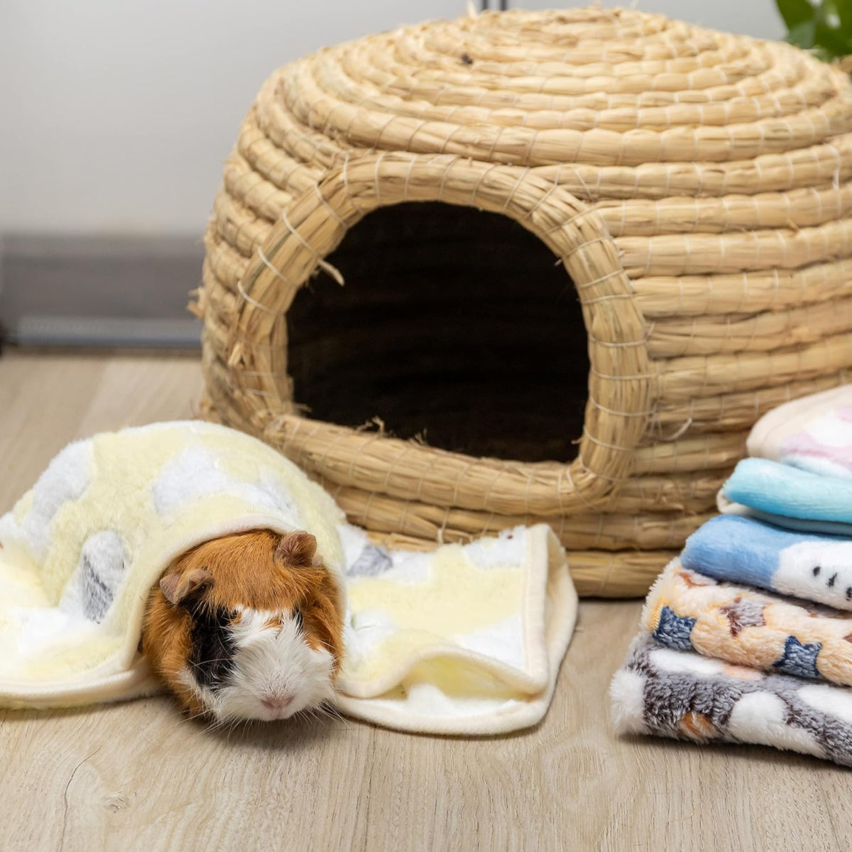 CUSOZWO Guinea Pig Bedding Mat 6 Pack, Soft Fleece Small Pet Blankets