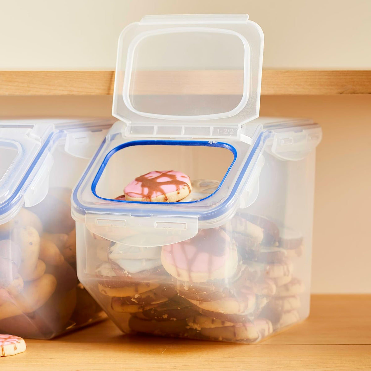 Locknlock Bulk Storage Bin with Wheels, 12.0 Qt (11.5 L)