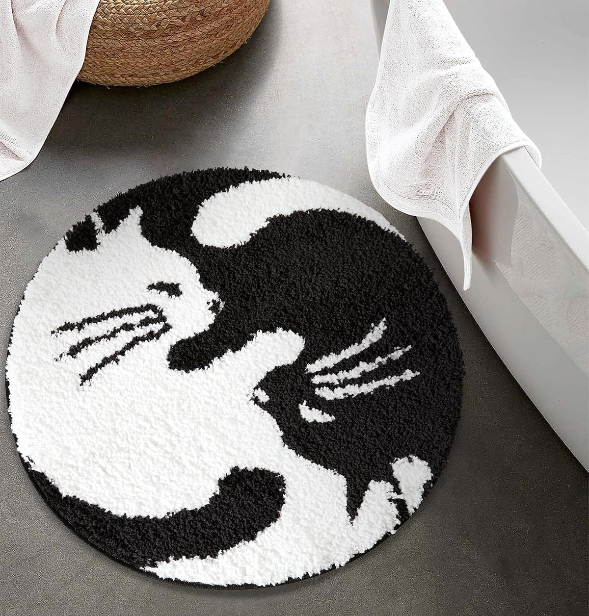 Estmy Yin Yang Cat Bath Mat for Bathroom Non Slip Cute Black and White 2Ft round Bathroom Rugs Washable, Abstract Minimalist Funny Cool Circle Microfiber Bathroom Mat Shaggy Absorbent Shower Floor Rug