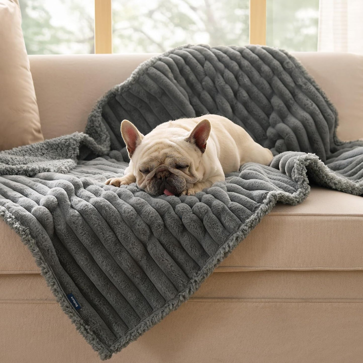 Bedsure Donut Large Dog Bed 30X30X8 Inches with Waterproof Dog Blankets for Medium Dogs 30"X40", Warm Grey