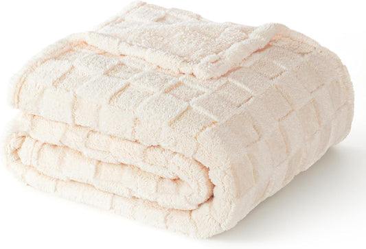 Exclusivo Mezcla 3D Checkered Fleece Throw Blanket for Couch, Ivory