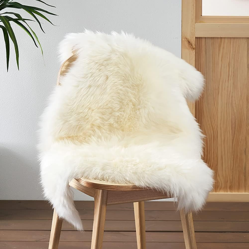HUAHOO Premium Genuine Sheepskin Rug Real Australia Sheepskin Natural Luxury Fluffy Lambskin Fur Area Rug Seat Covers for Kids Bedroom Sofa Chair Cover Pets Dogs Mat Single Pelt/2'X 3' White/Ivory
