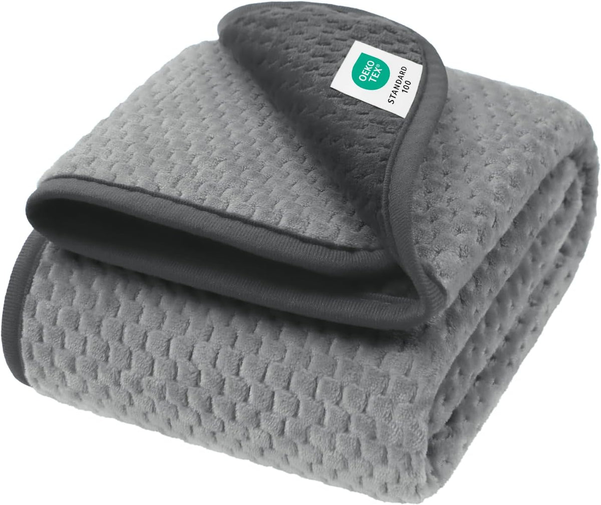 Luciphia Waterproof Blanket for Dog, Washable Reversible Fleece Pet Throw