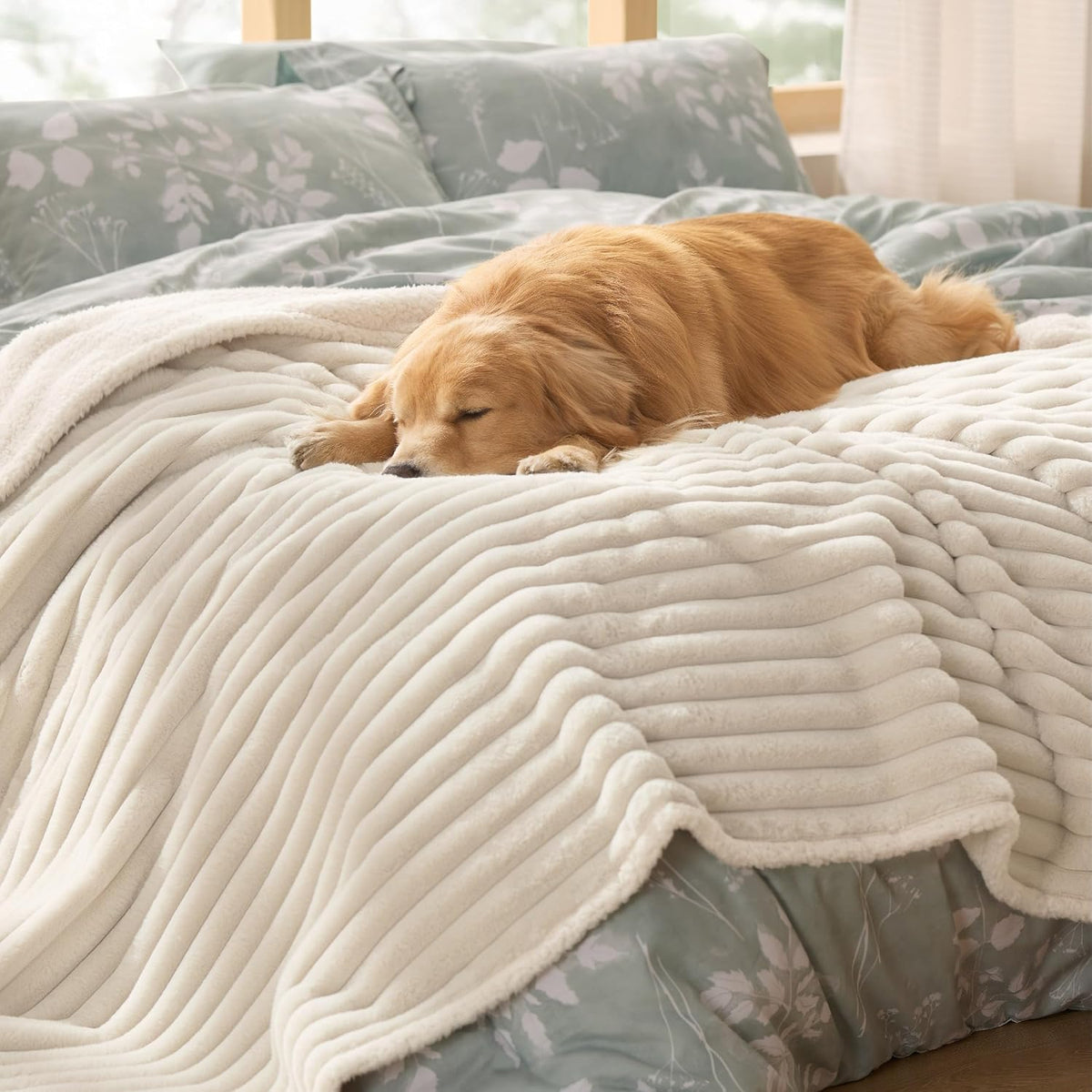 Bedsure Comfyfleece® Waterproof Blanket for Bed, Twin（60"X80"） Warm Grey